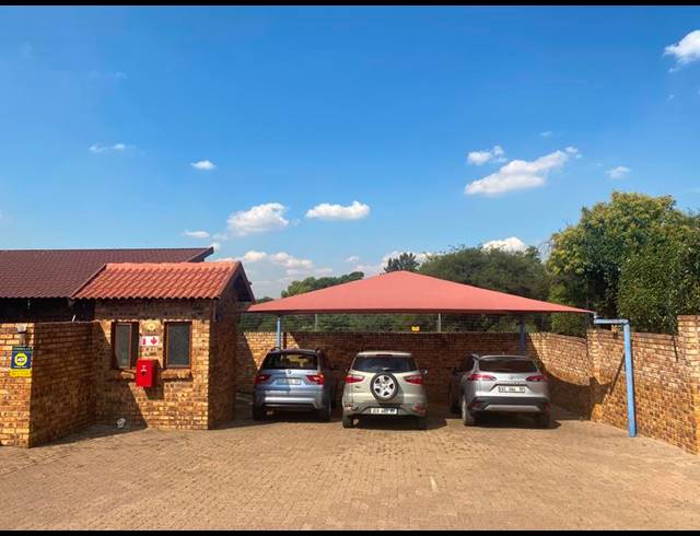 3 BEDROOM TOWNHOUSE FOR SALE IN GHOLFSIG